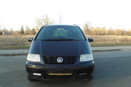 VW Sharan 240.305 km 2.499 &euro; Dresden 01237