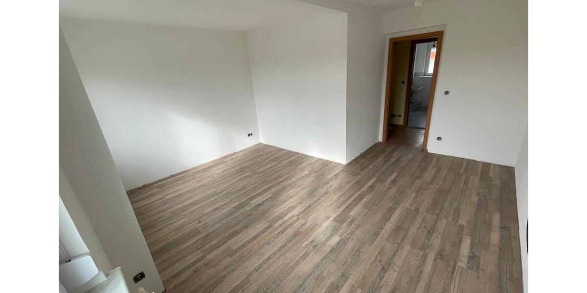 Etagenwohnung Dippoldiswalde - 2 Zimmer, 66 m&sup2;, 650&euro; | Angebot:26453394