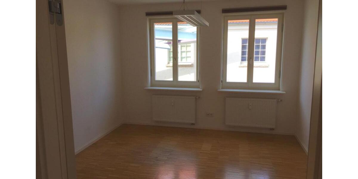 Gewerbeobjekt Dresden Klotzsche - 2.820&euro; | Angebot:24495476