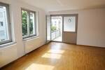 Johannstadt - sonnige und geräumige 2-Zi.-Wohnung mit Loggia an den Elbwiesen