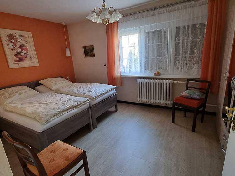 **Zwischen Blüten und Dornen - Schönes Einfamilienhaus mit Sanierungsbedarf**