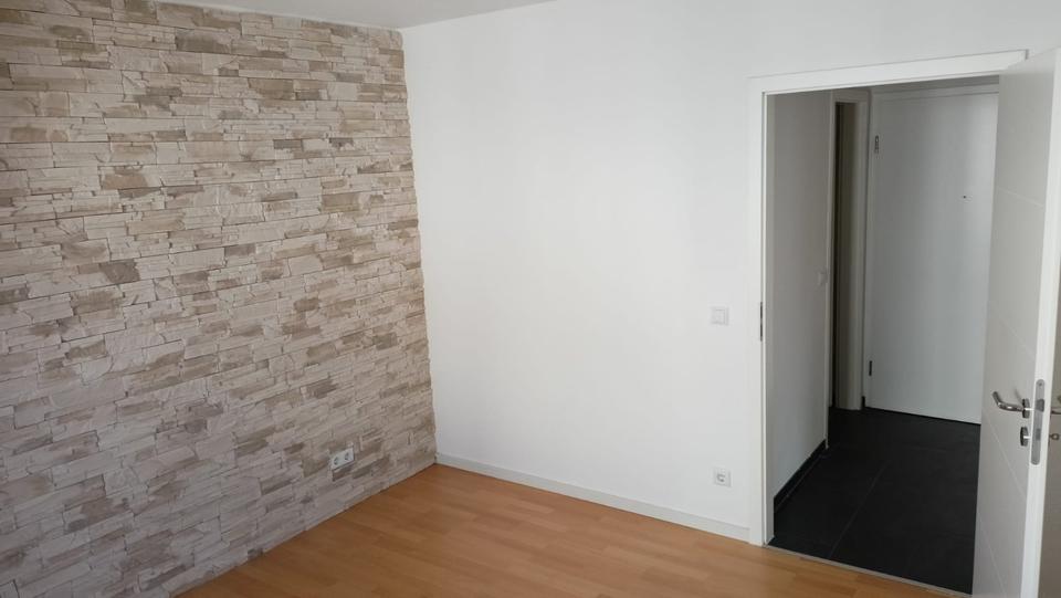 Top Altersvorsorge mit 4,8% Mietrendite, Stellplatz, Balkon & EBK 2 zimmer