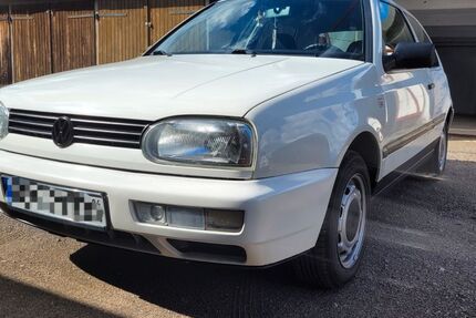 VW Golf 102.000 km 2.500 &euro; Meißen 01662