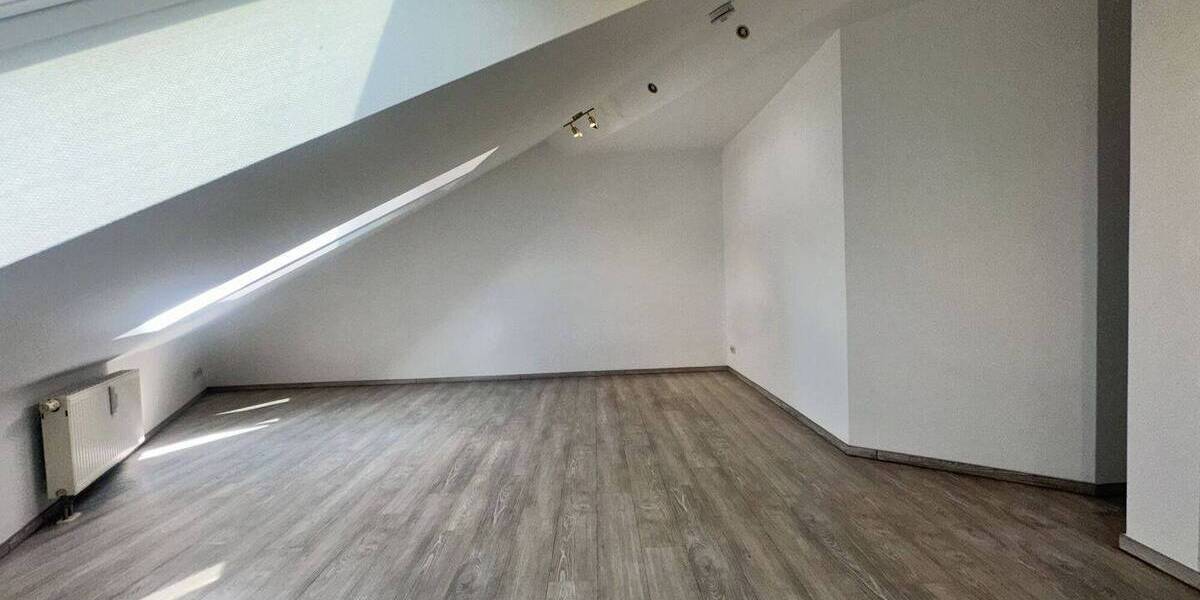 +++ Wohnung über den Dächern der Dresdner Neustadt Tiefgaragenstellplatz inkl.! +++ 2 zimmer