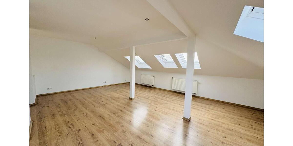 Dachgeschoßwohnung Dresden Cotta - 3 Zimmer, 77 m&sup2;, 999&euro; | Angebot:26620091