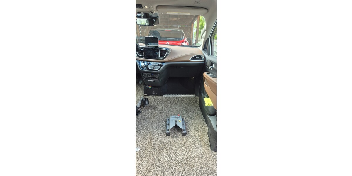 Chrysler Pacifica 84.700 km 50.990 &euro; Ebersbach 01561