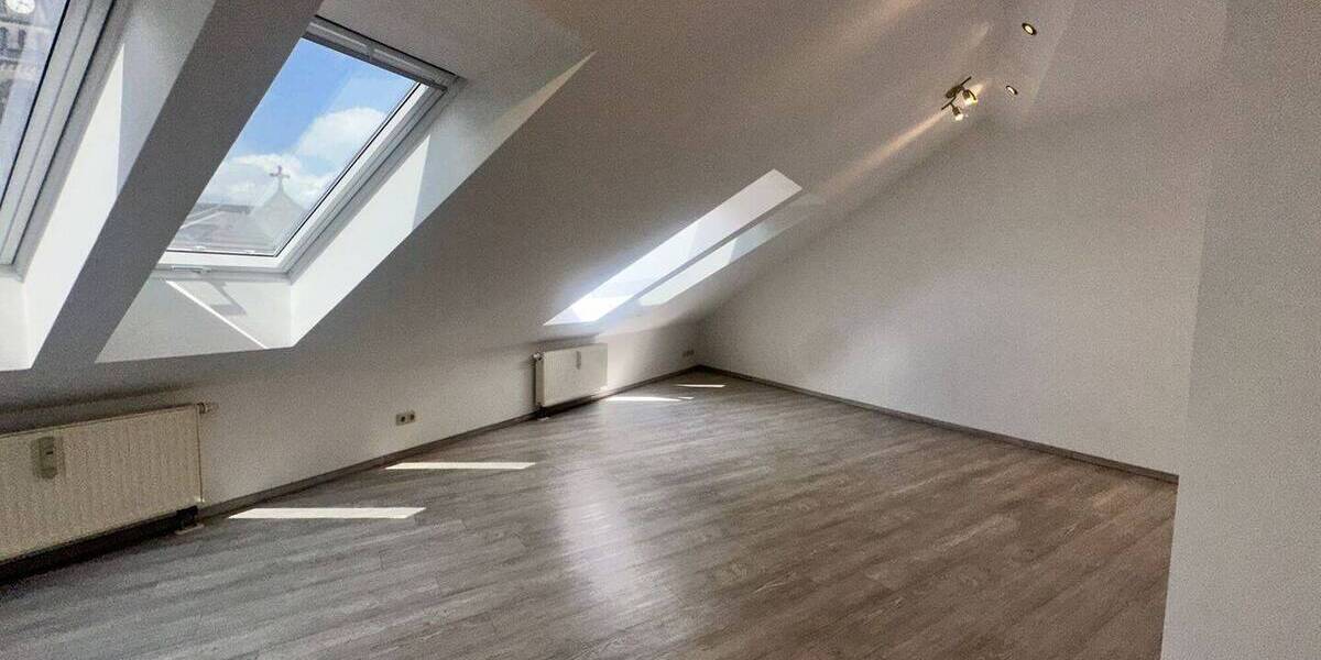 +++ Wohnung über den Dächern der Dresdner Neustadt Tiefgaragenstellplatz inkl.! +++ 2 zimmer