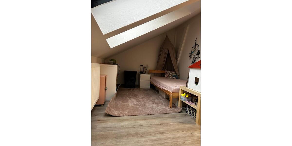 Dachgeschoßwohnung Dresden Neustadt - 3 Zimmer, 92 m&sup2;, 445&euro; | Angebot:25831501