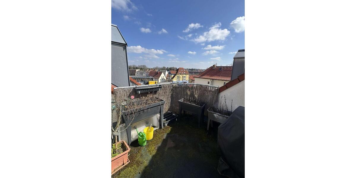 Dachgeschoßwohnung Radeberg - 4 Zimmer, 135 m&sup2;, 1.000&euro; | Angebot:26443785